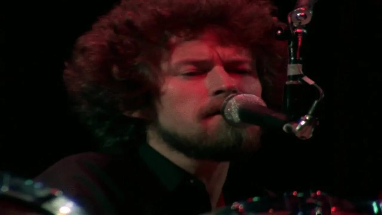 Eagles hotel california 1994 live. Джо уолш отель калифорния. Eagles hotel california 1977 hd. Eagles - hotel california 1977. Отель калифорния группа иглс 1977 год.