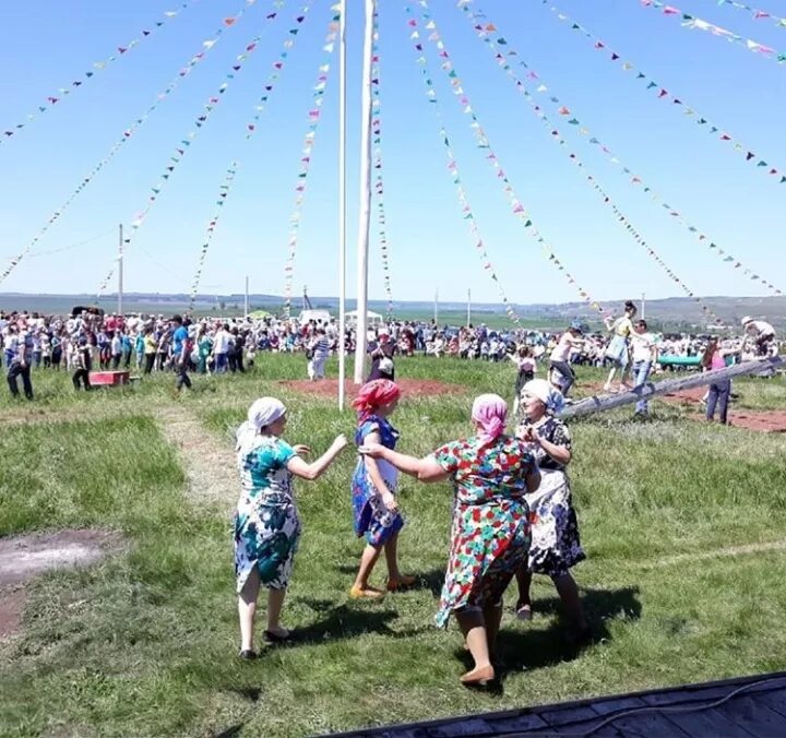 Сабантуй в Хансверкино. Кандыз Бавлинский район. Татарский Кандыз Бавлинский район. Сабантуй в деревне Хансверкино.