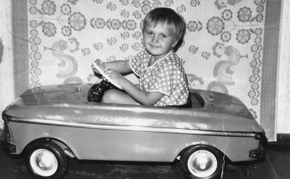 Детская машинка 60 годов. Советские машинки. Машинка из 90-х детская. Машинки детства. Машинки 70 х годов детские.