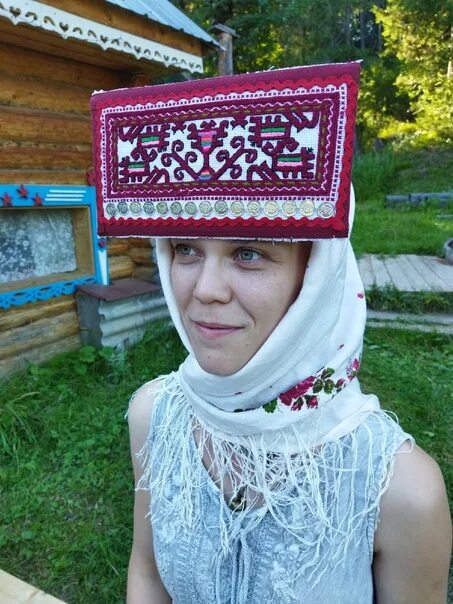 Головной убор марийцев шесть букв. Шымакш марийский головной убор. национальный головной убор марий эл. теркупш марийский головной убор. сорока головной убор марийцев.