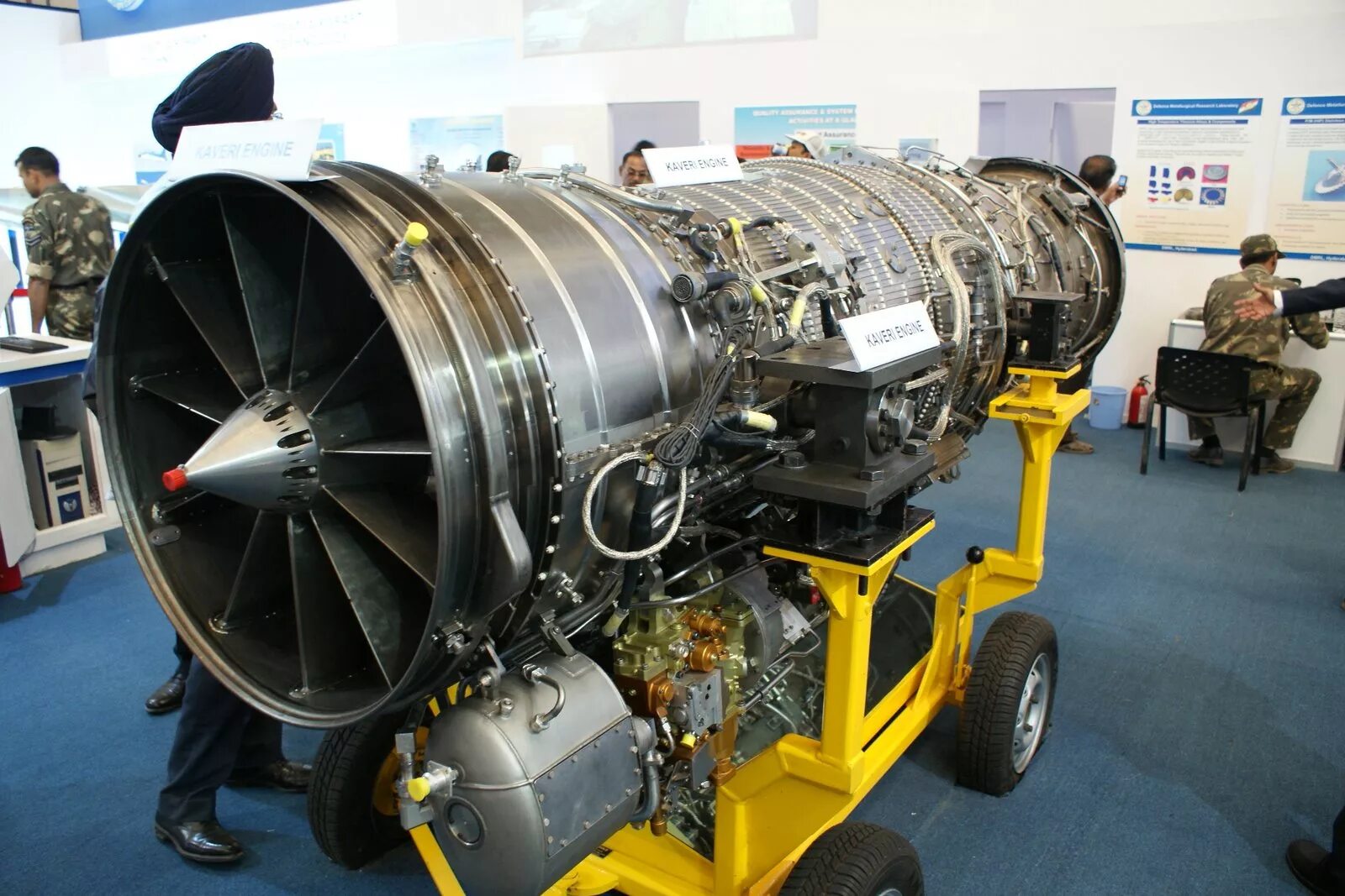 Мотор истребителя. Двигатель самолета. Газотурбинный двигатель самолета. Сопло авиационного двигателя. Воздушный двигатель.