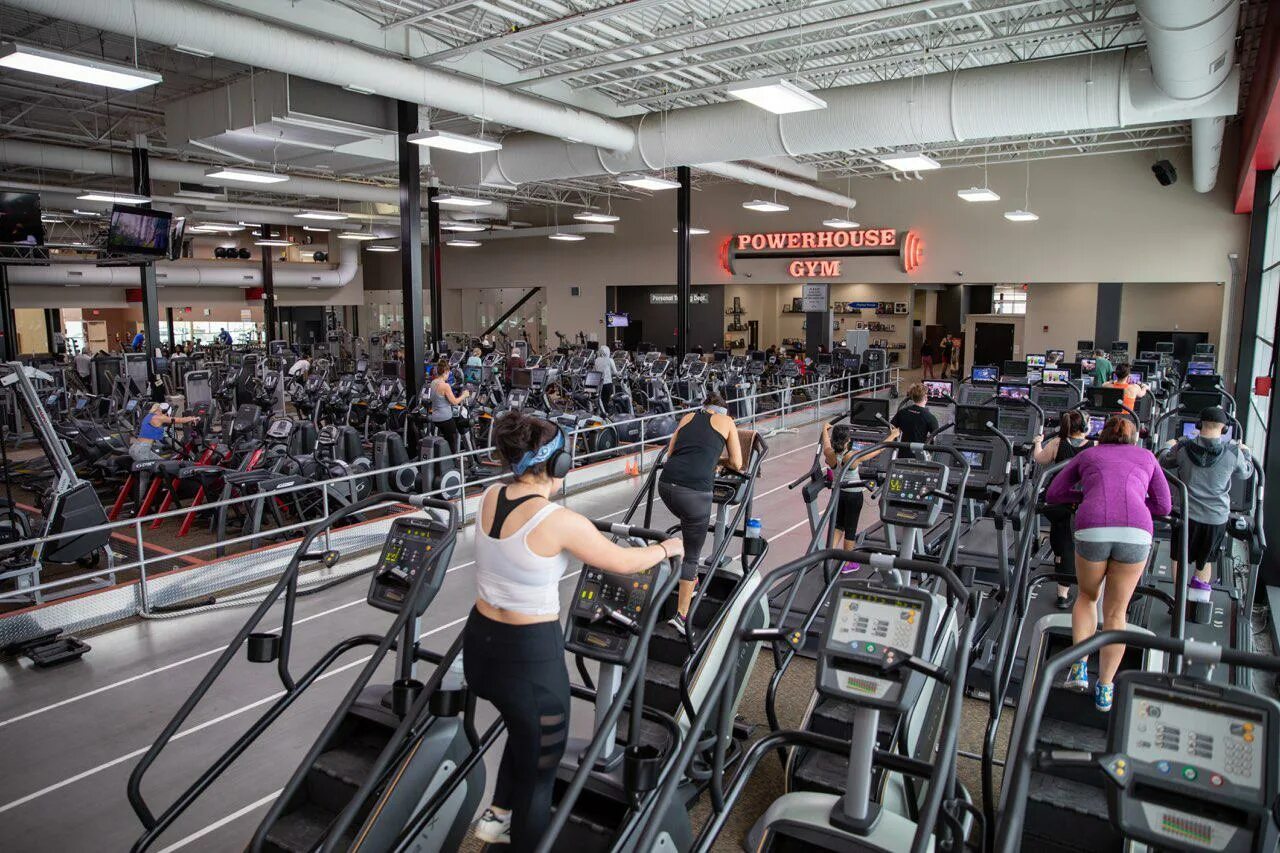 Powerhouse gym, москва, улица ивана сусанина. Powerhouse gym селигерская. Пауэр хаус джим селигерская. Powerhouse gym дмитровское шоссе. Powerhouse ивана сусанина.