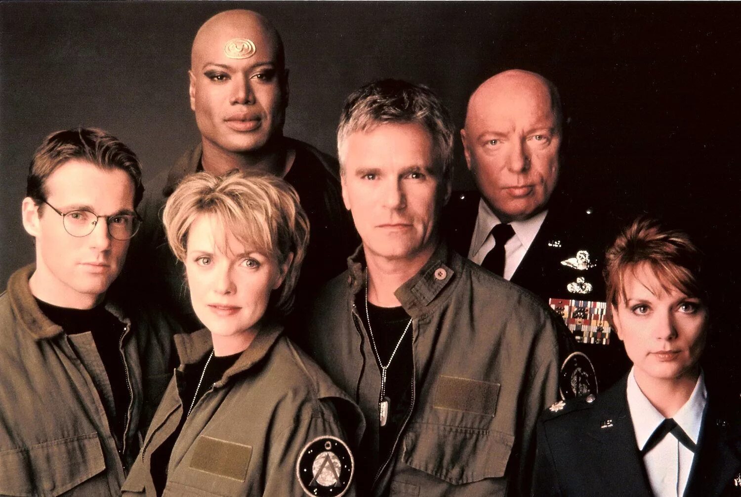 Stargate sg 1. Звёздные врата SG-1 врата. Отряд Звездные врата 1 отряд.