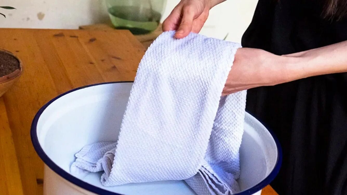 В чем замочить полотенца перед стиркой