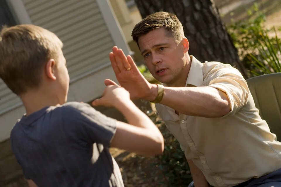 Tree of Life Brad Pitt. Древо жизни (2010), реж. Терренс Малик. Брэд Питт стрижка Древо жизни. Дерево жизни Брэд Питт. Бред жизни