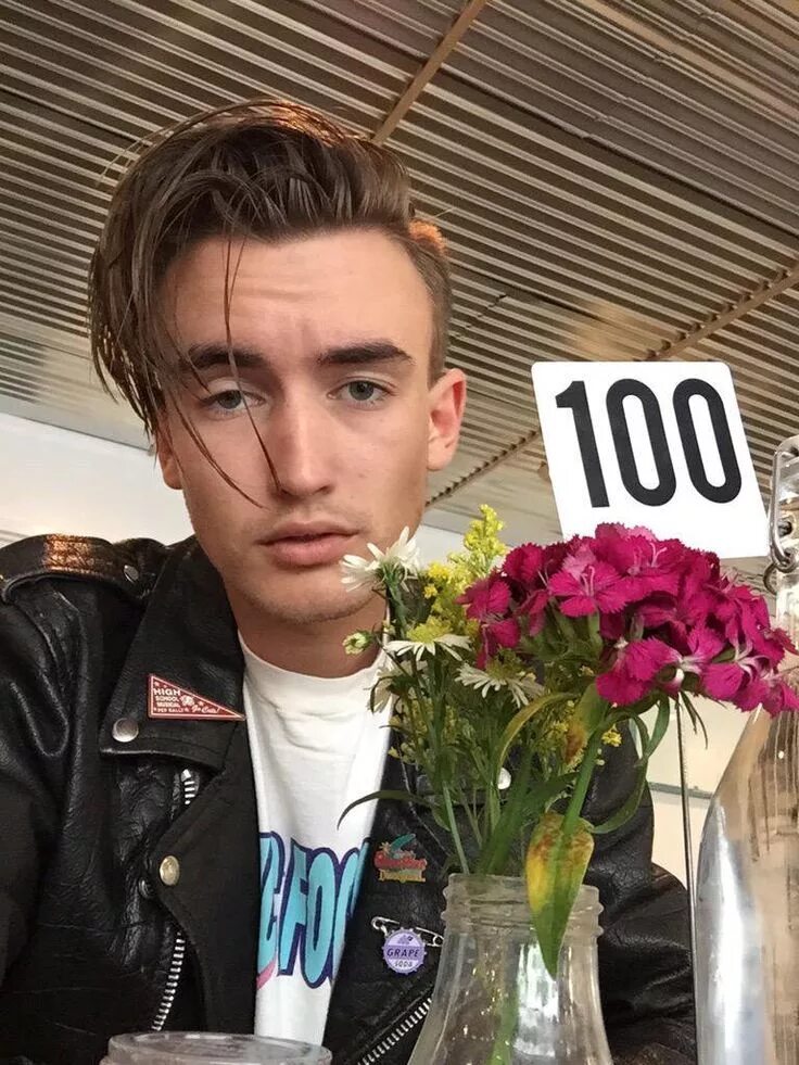 Gnash певец. Quizzzmeow певец. Quizzzmeow лицо. Posh Gnash. Quizzzmeow