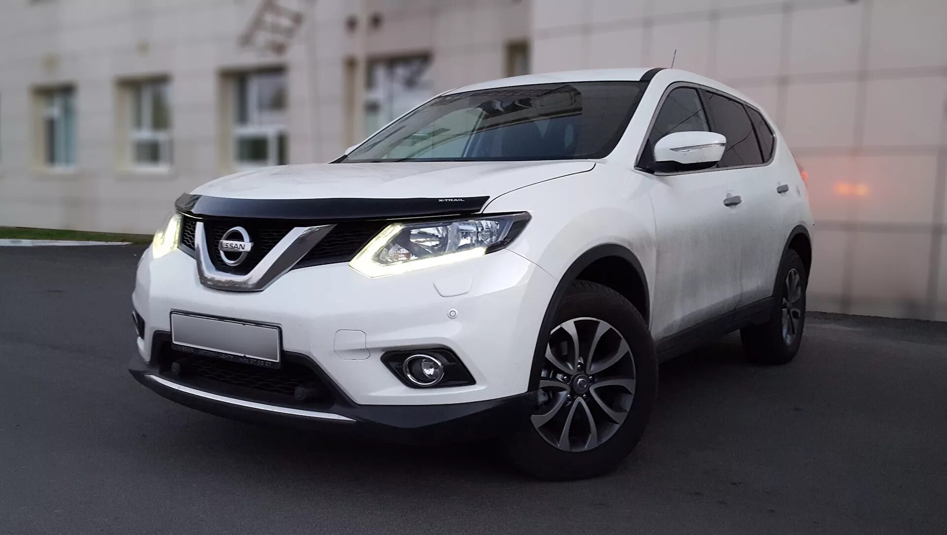 Дефлектор nissan x trail. Nissan x-Trail t32. Nissan x Trail t32 с дефлекторами. Дефлектор капота x-Trail t32. Дефлектор капота Nissan x-Trail t32.