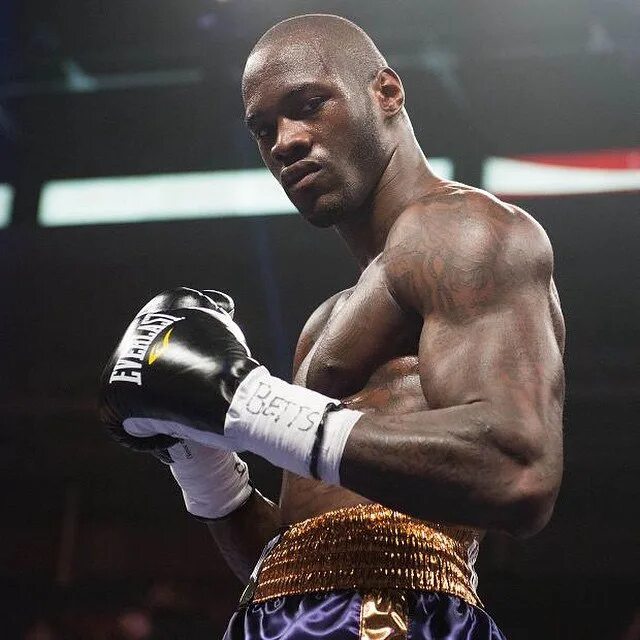 Чернокожий боксер. Деонтей Уайлдер. Деонтей Уайлдер боксер. Deontay Wilder девушка.