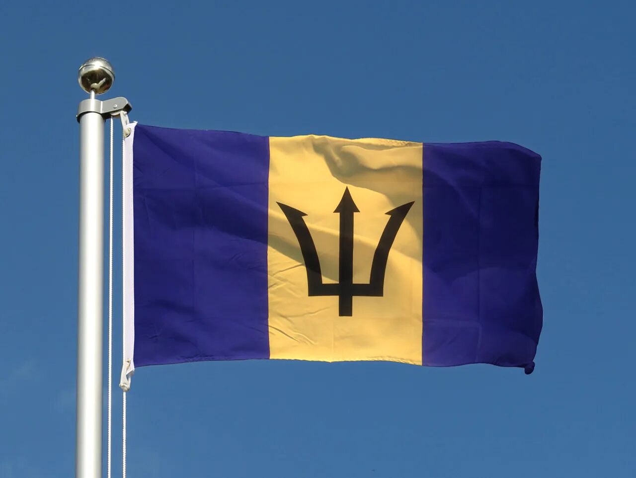 Barbados флаг. Флаг страны Барбадос. Барбадос флаг фото. Флаг Швеция. Барбадос флаг