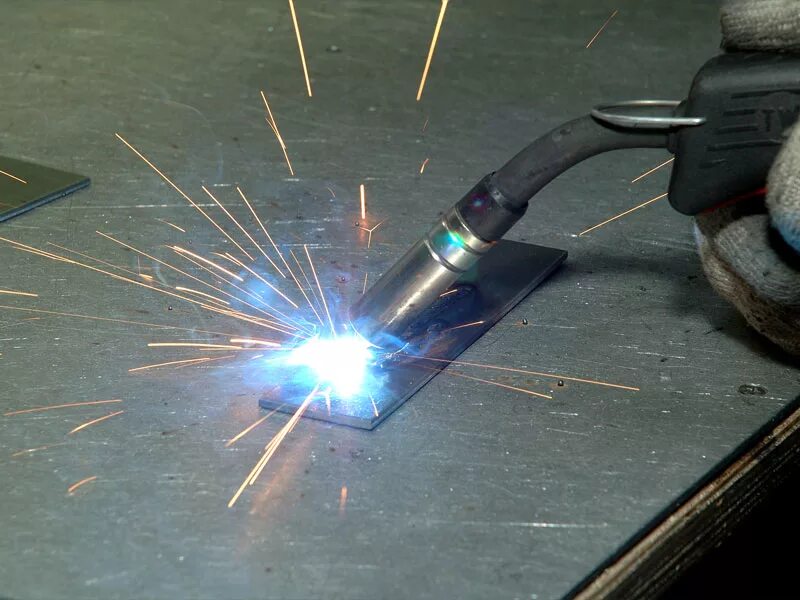 Сколько в сварочном меди. Сварка аргоном полуавтоматом. Сварка/Welding 2022. Сварка меди аргоном. Газовая сварка.