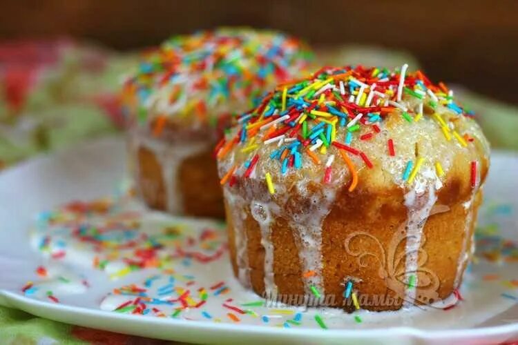 Кулич с цедрой апельсина и изюмом. Кулич с апельсиновой цедрой и цукатами. кулич с апельсиновой цедрой. пасхальный кулич с апельсиновой цедрой. кулич с цитрусовыми цукатами.