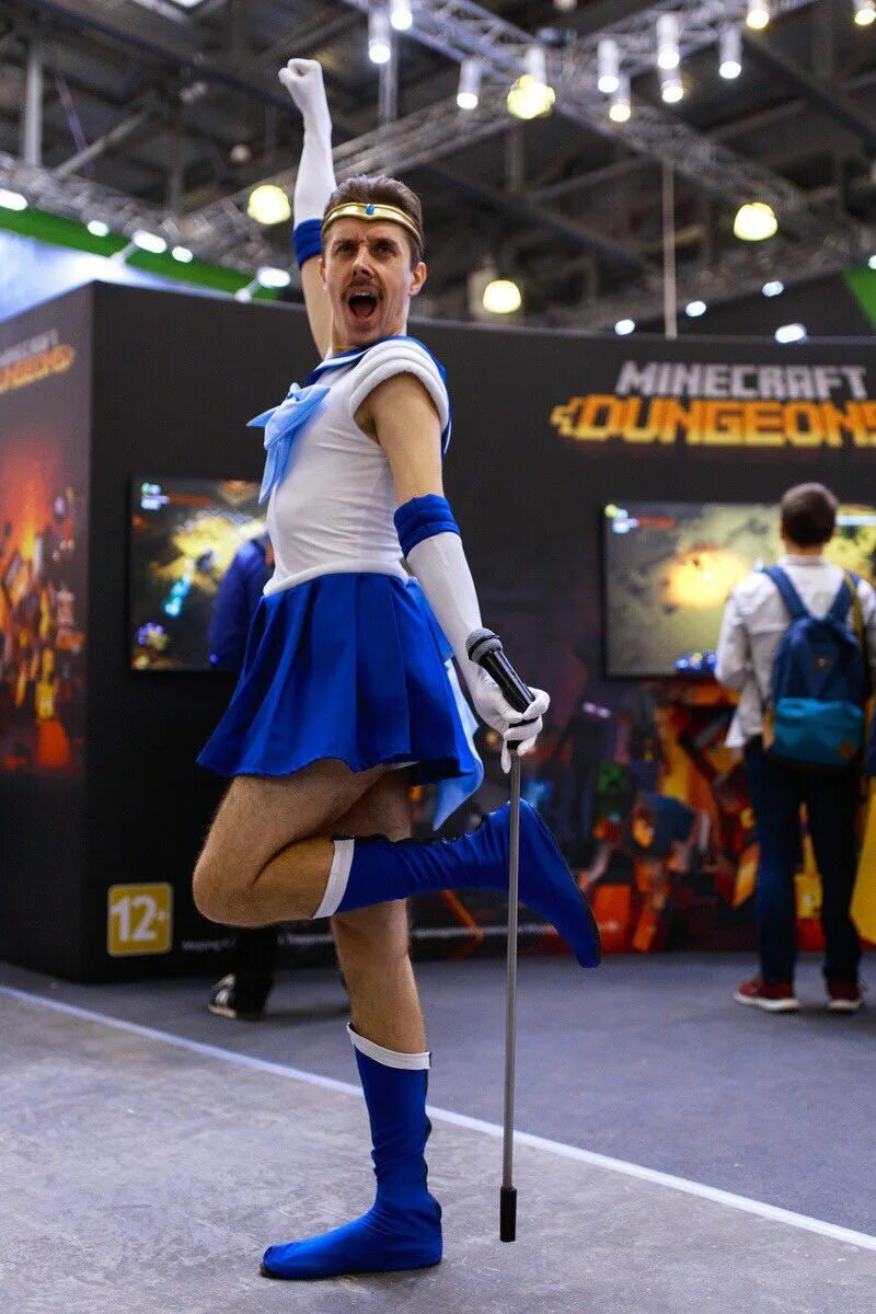 Косплей 2024. Смешные косплеи. Косплей ястреба bnha. Не вэлл бюджетный косплей за 24 часа. Hawks bnha косплей.