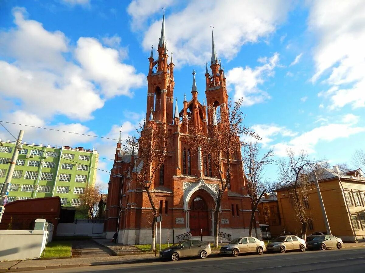 Культурно исторические достопримечательности самарской области. Самарский католический костел. Храм Пресвятого Иисуса Самара. Костел сердца Иисуса Самара. Католическая Церковь Пресвятого сердца Иисуса Самара.