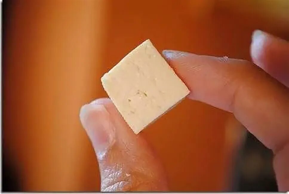 Тофу с плесенью. Расплавленный сыр вреден. Плавленый сыр польза и вред. Сыр с плесенью польза и вред для организма.