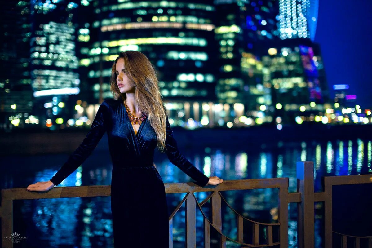 девушка ночью в городе. девушка ночью в городе. девушка на фоне ночного города. красивые девушки ночью. ночной город анжелы.