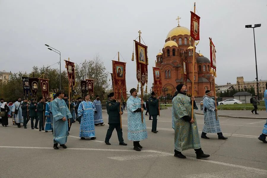 Крестный ход в белгороде 2024 видео. Крестный ход Волгоград 2022. Крестный ход Тамбов 2022. Крестный ход Новороссийск 2022. Свято-духов монастырь Волгоград крестный ход.