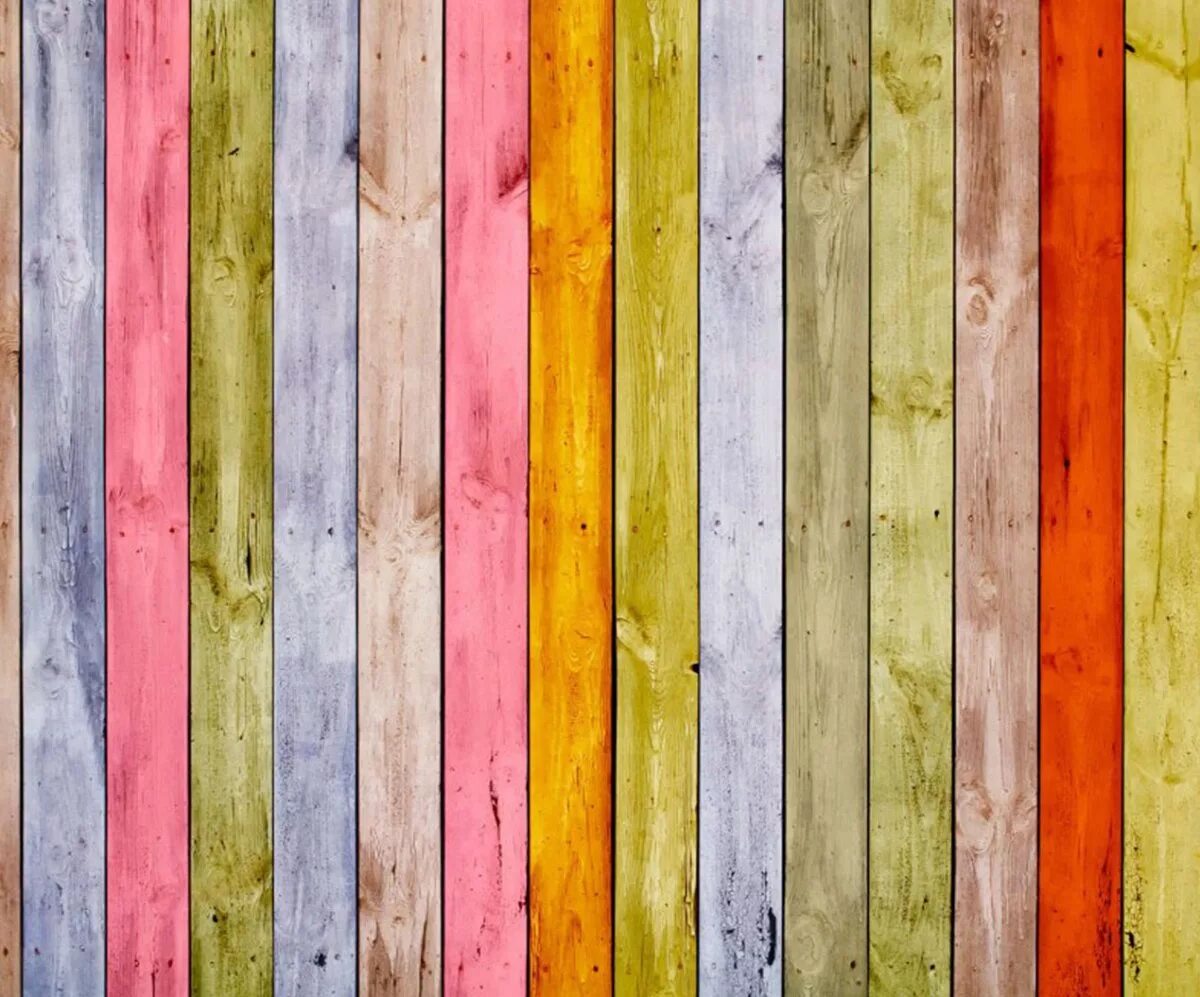 Разноцветный забор. Разноцветные доски. Цветные деревянные доски. Разноцветные деревянные стены.