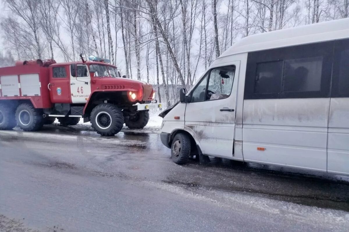 Тула тарусская на сегодня. Автобус Таруса Калуга. Аварии с автобусами в Калуге. ДТП на трассе Тула Калуга.