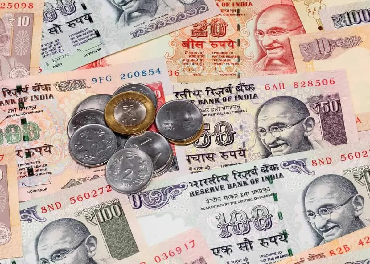 Поменять рубль на рупии. Деньги Индии. Банкноты и монеты Индии. Валюта Индии. Рупии купюры.