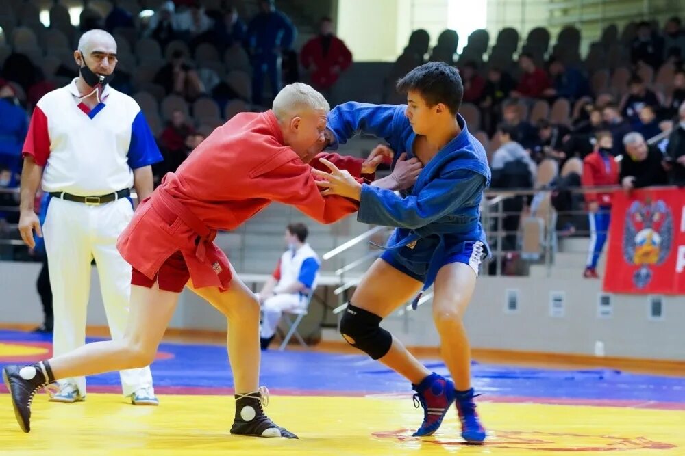 Президент самбо киров. Роман агалаков киров самбо. Боевое самбо. Соревнования по самбо киров. Соревнования по самбо киров.