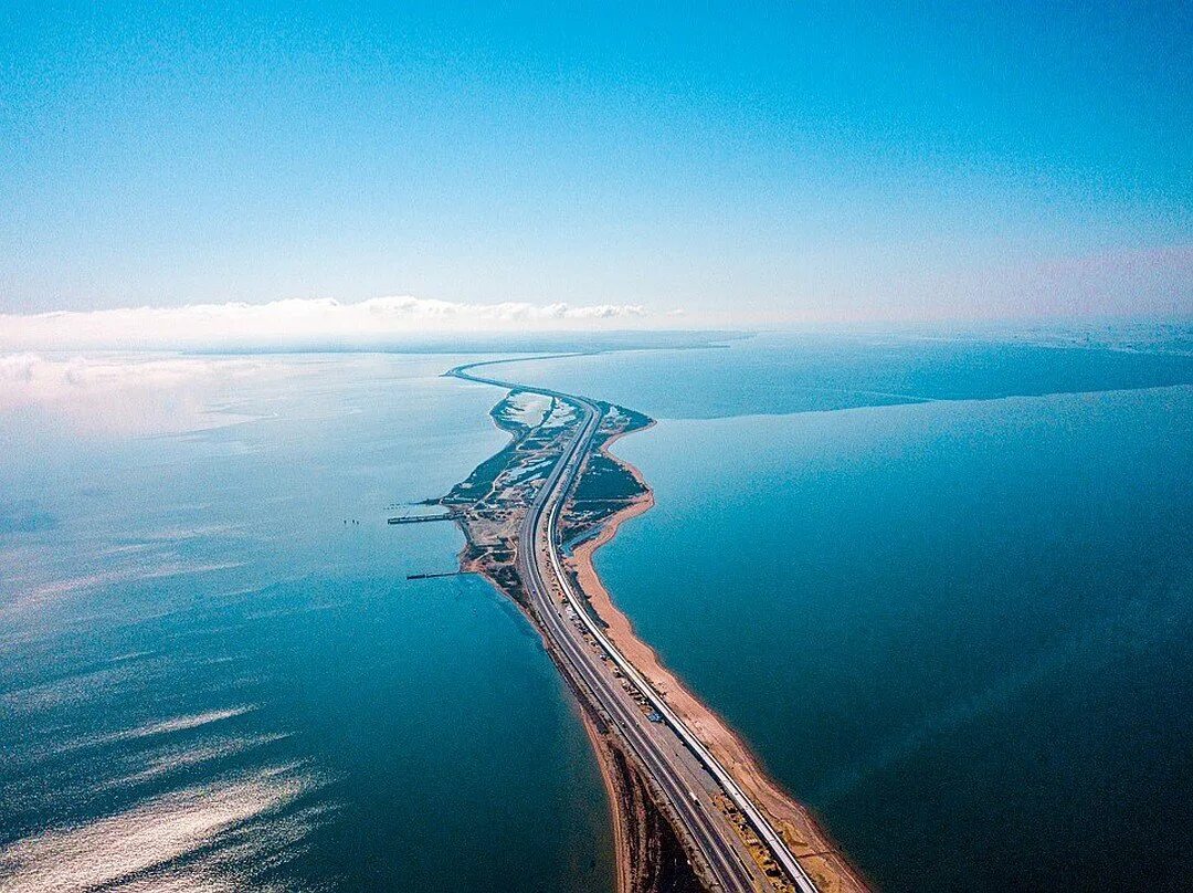 Мост Керченский пролив. Крымский (Керченский) мост. Крым Керченский пролив мост. Крымский мост Керченский пролив.