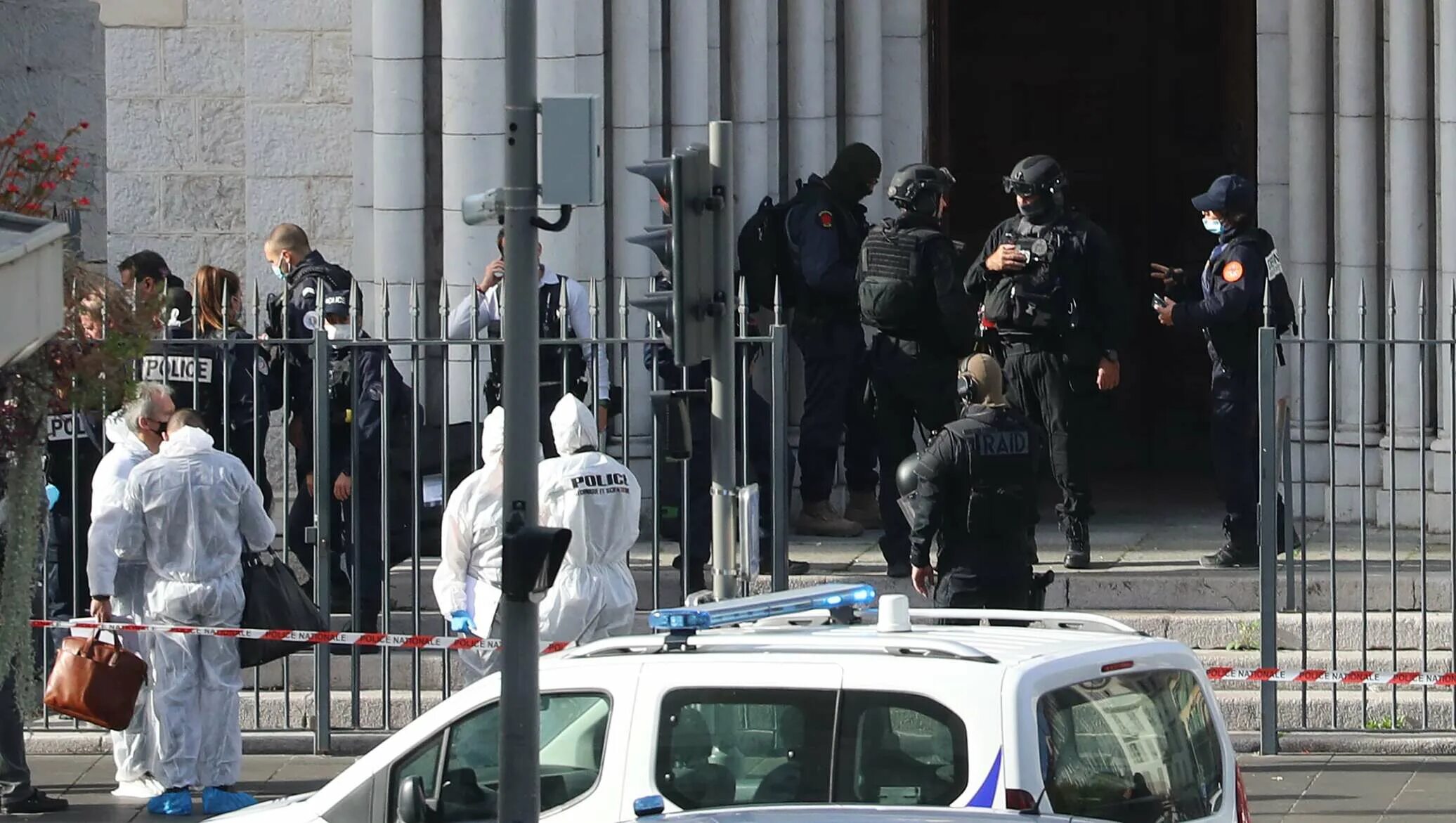 Теракт в франции. Терроризм во Франции. Полиция Ницца.