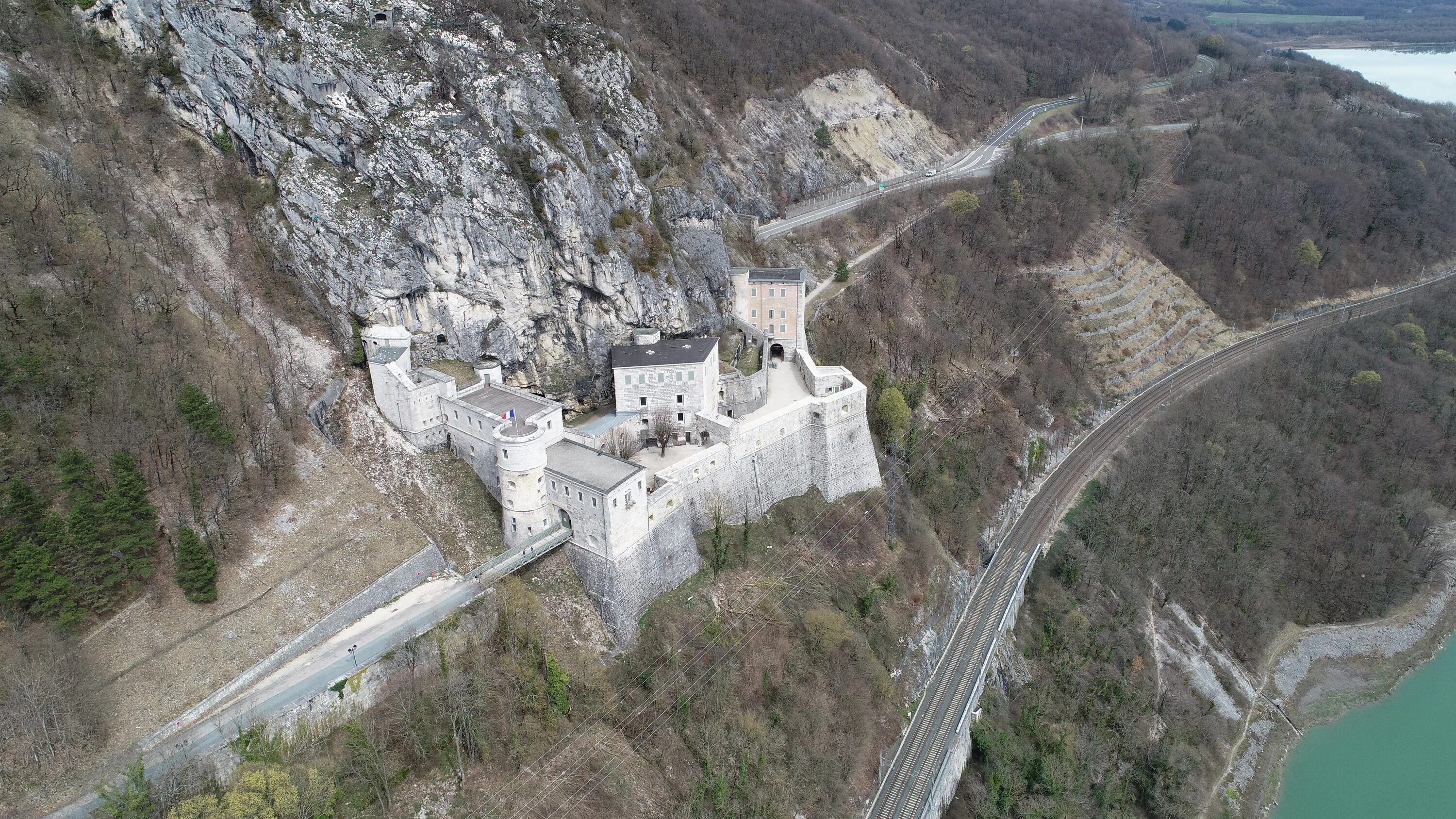 Бельгард-сюр-Вальсерин. Форт Бельгард. Fort-l'Écluse. Fort l