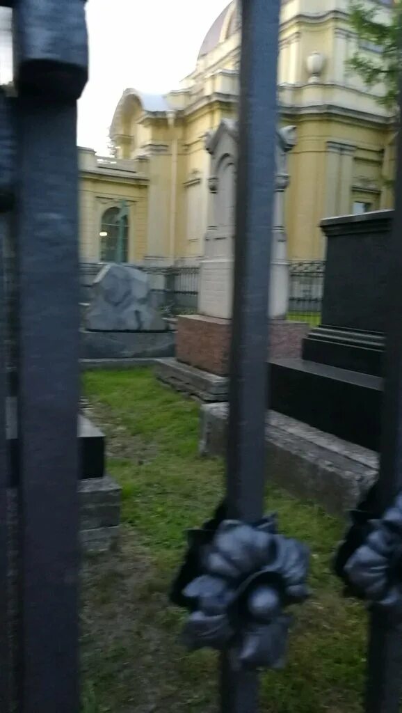 Комендантское кладбище, санкт-петербург. Кладбище комендантов петропавловской крепости. Кладбище в петропавловской крепости. Комендант петропавловской крепости. Кладбище комендантов петропавловской крепости.
