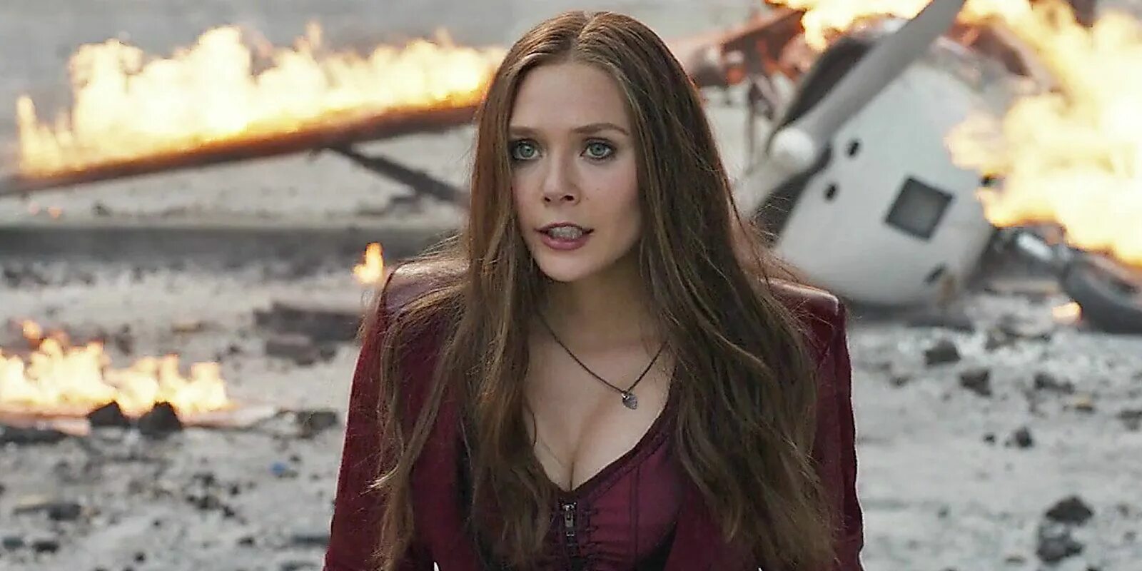 Ванда максимофф алая ведьма. Эшли олсен алая ведьма. Ванда максимофф алая ведьма. Элизабет олсен мстители. Ванда максимофф.