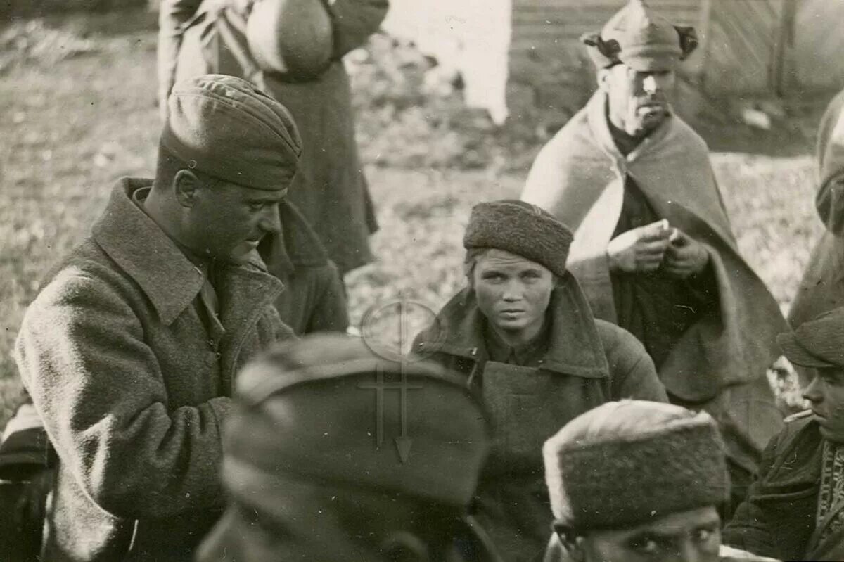 Советские женщины военнопленные. Пленные немецкие женщины. Помощь военнопленным