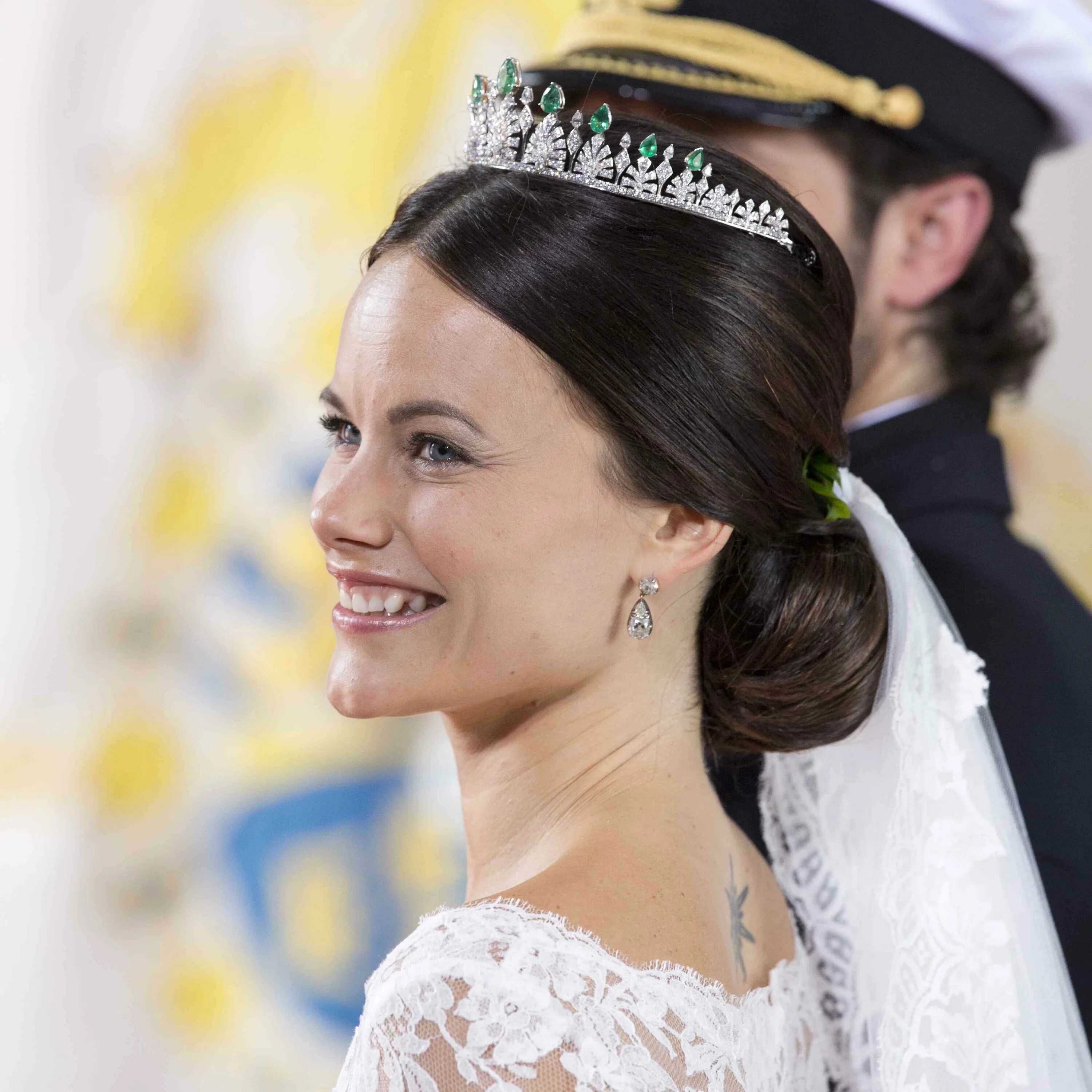 Королева летиция испания. Одежда королевских особ. Украшения королевских особ. Летисия (королева испании). Летиция принцесса испании стиль.