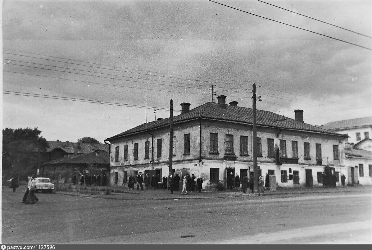 Старое видное дом. Улица Ленина старое название. Старые снимки города Кирова Ленина 183.