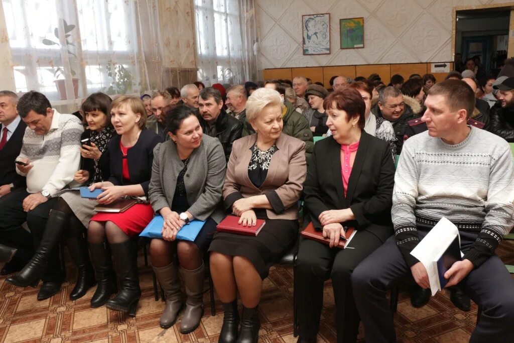 Погода углегорский тацинский ростовская. Администрация суховского сельского поселения кемеровского района. ростовская область тацинский район поселок углегорский. суховское поселение тацинского района. крыловская школа тацинский район.