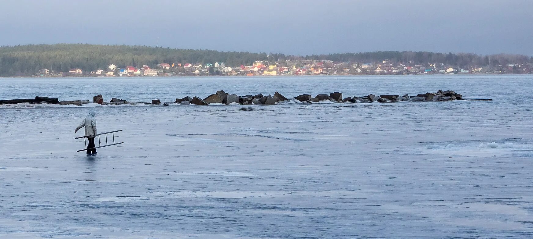 Онего петрозаводск сайт. Петрозаводск лед. Выход на лед водоемов запрещен. Запрет на выход на лёд Петрозаводск 2023.