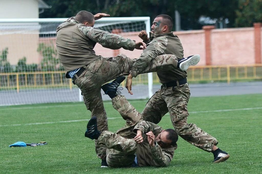 Получена в бою. Рукопашный бой. Рукопашный бой спецназа. Рукопашный бой спецназа Альфа. Спецназ в бою.