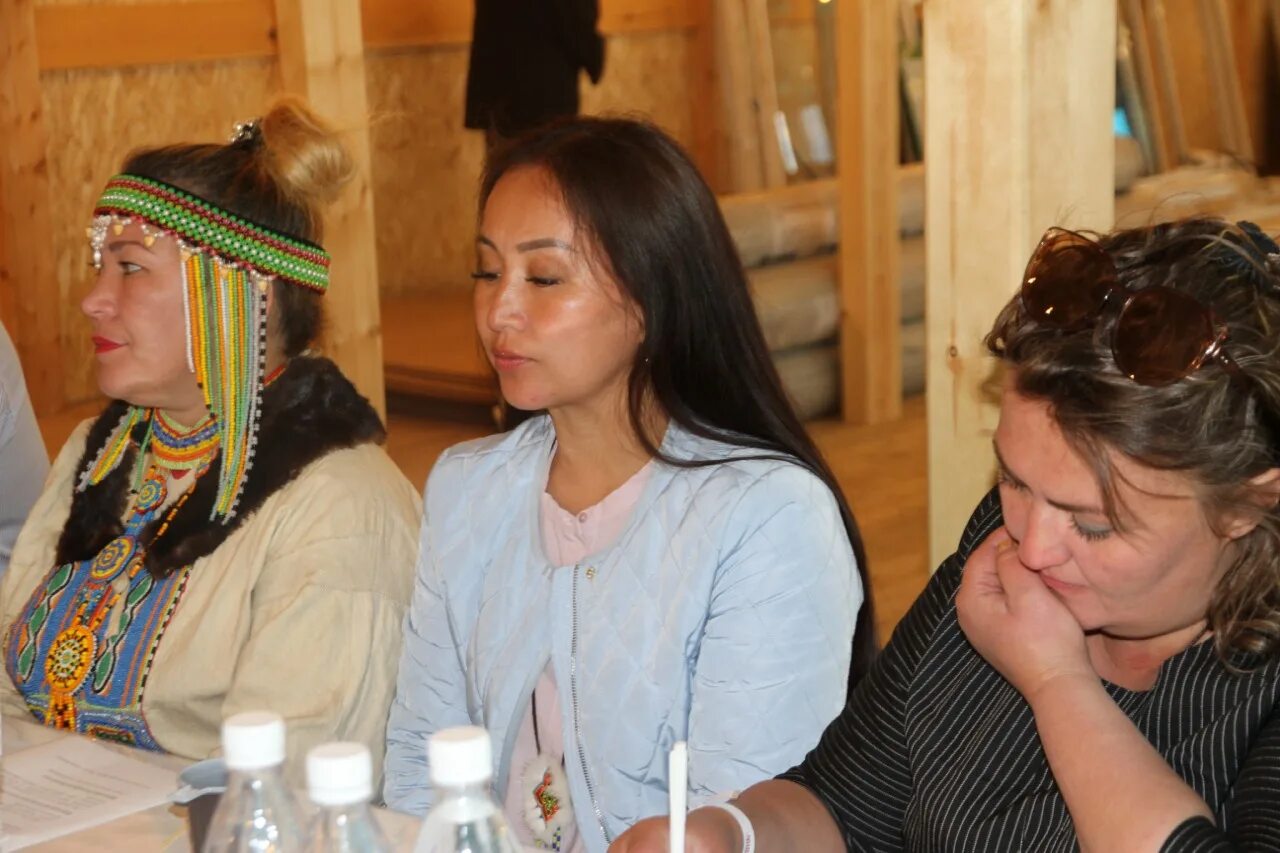 Якут форум. Люди из якутии. Якутский шаман женщина. Форум якутск. Якут из фильма.