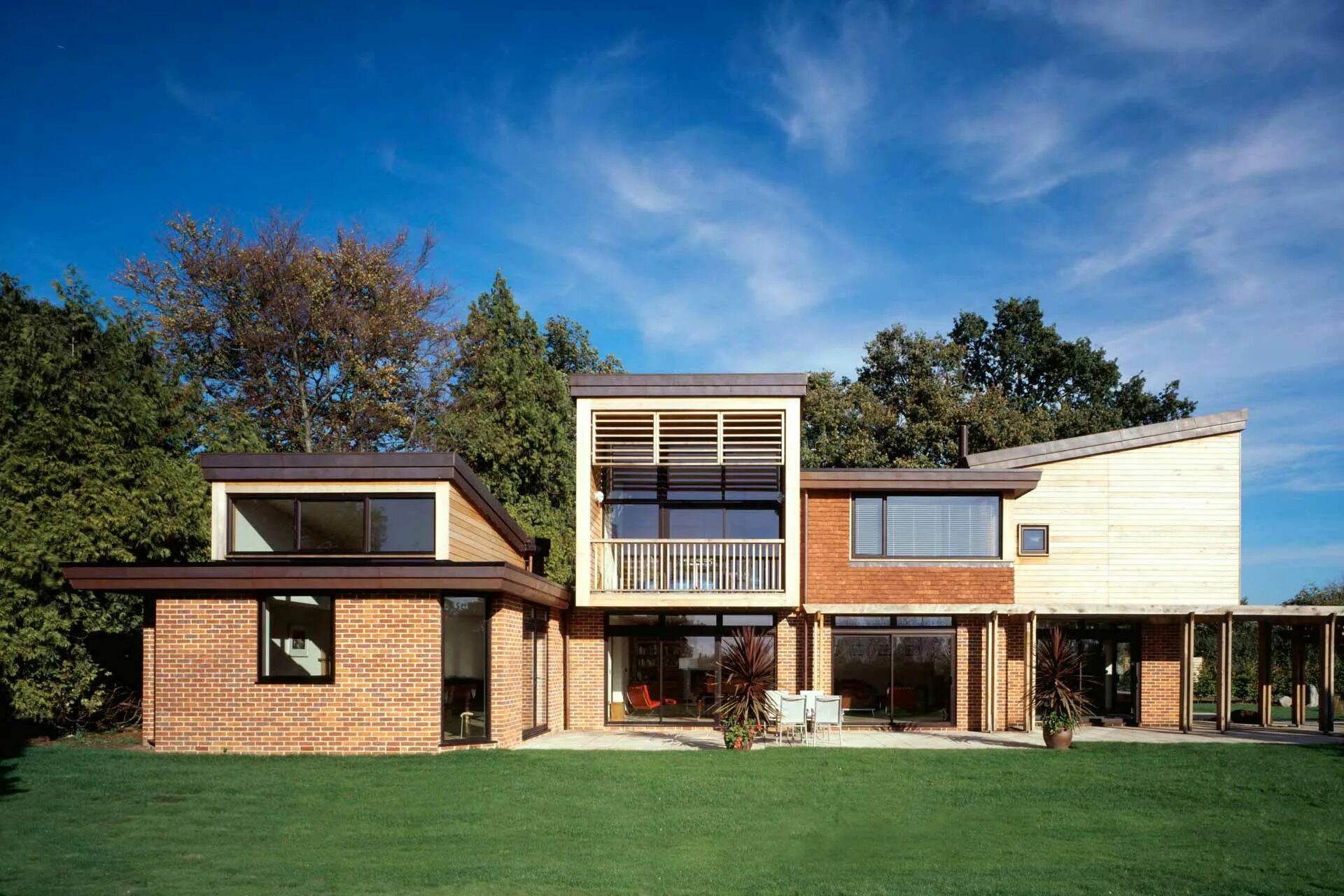 While building. Здание из контейнеров 40 фут. Большой современный дом. Кигали небоскребы. While building.