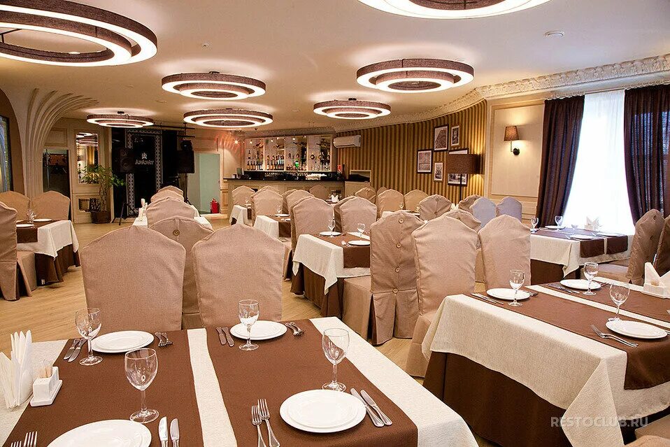 Ресторан армения тверская 17. 3 стр 4. Ноян тун ереван. Армянский ресторан интерьер. Ноян тун ереван.