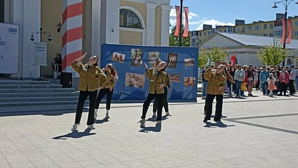 Торговый городок рязань. Концерты казань. Концерт в торговом городке. Концерт в торговом городке. Концерт в торговом городке.