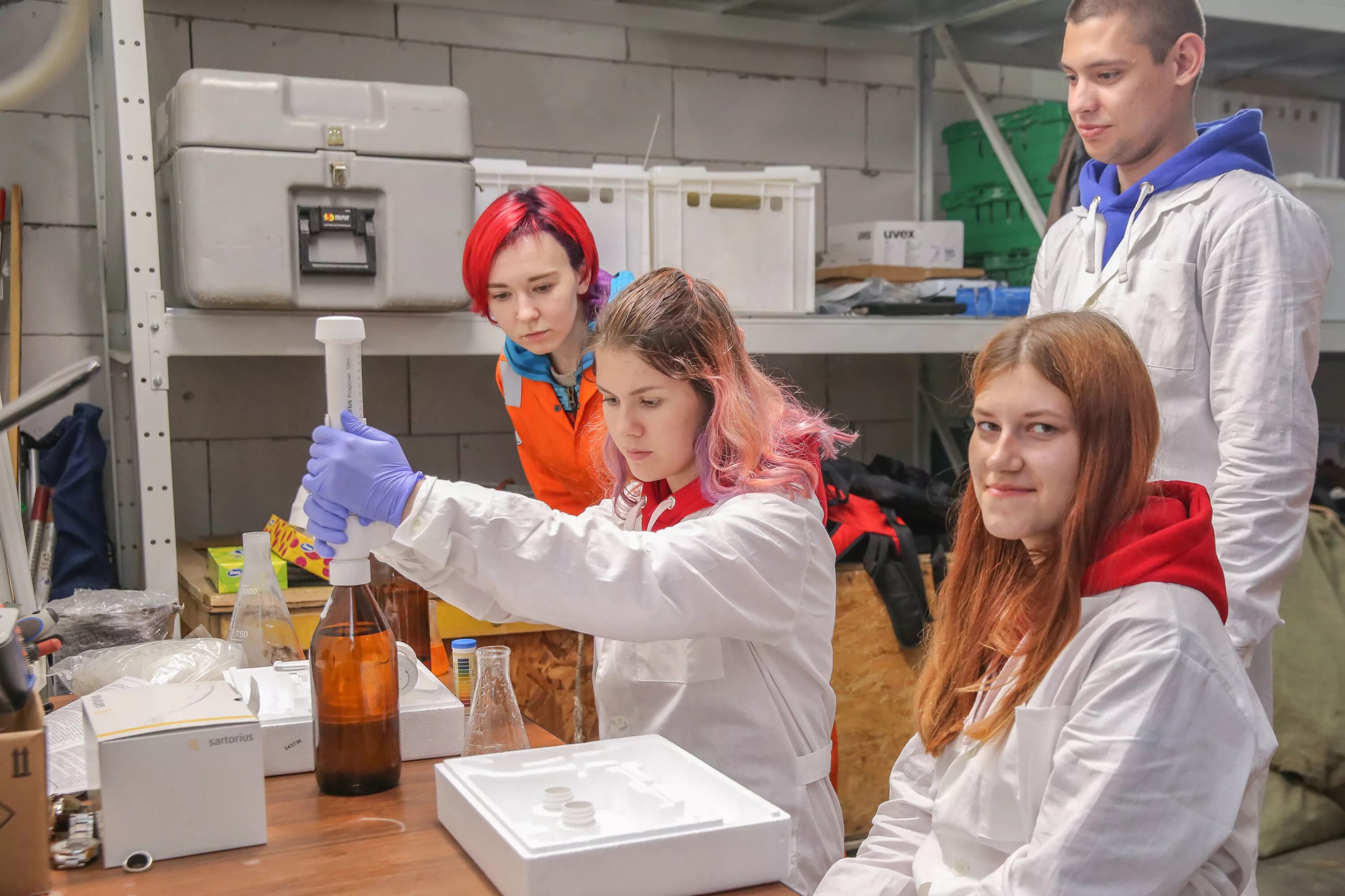 Альметьевский политехнический техникум специальности. Фотосессия студентов. Профессиональный рабочий. Профессии по специальности. Образование рабочих профессий.