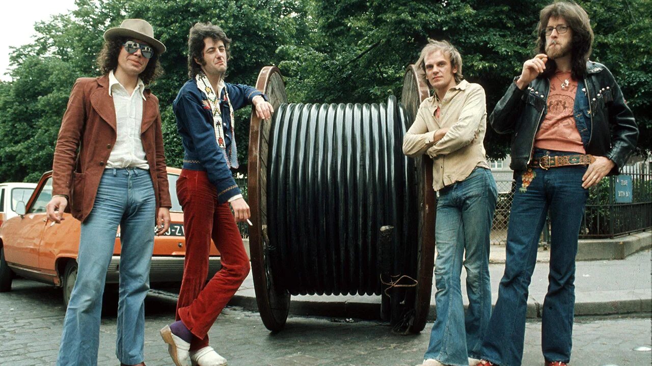 Graaf generator. Группа van der graaf generator. van de graaff generator группа. van der graaf generation группа. ван дер грааф генератор группа фото.