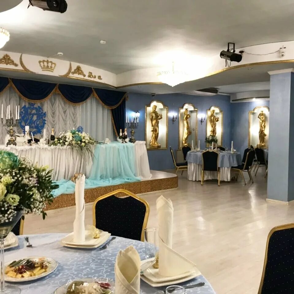 Банкетный зал страдивари милан. Кафе страдивари на соколе. Ленинградский проспект 77\1 ресторан страдивари. Страдивари сокол. Зал страдивари милан.