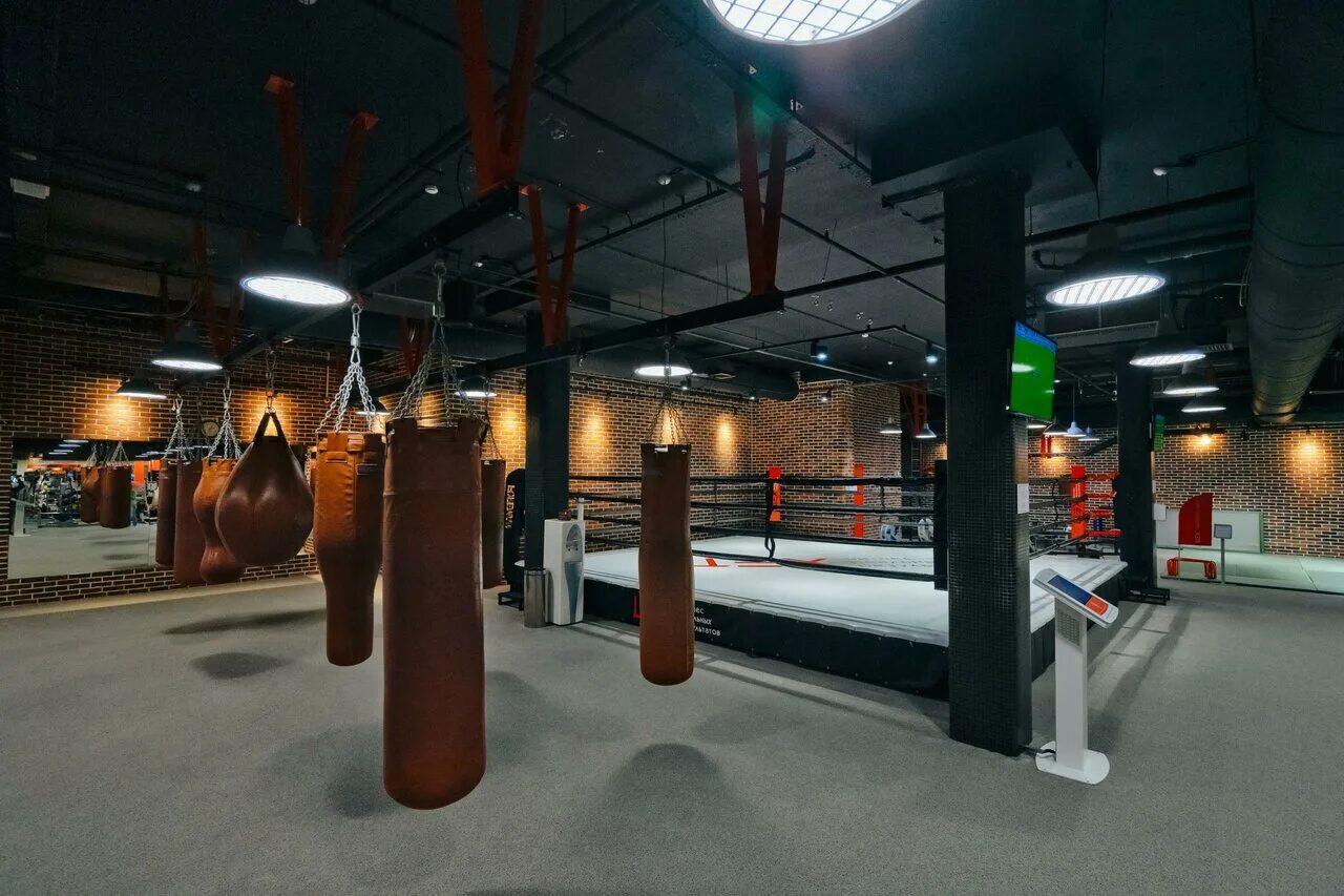 100 фитнес боровское шоссе. Фитнес центр 100 процентов солнцево. 100 фит. 100 fitness. 100 фитнес солнцево.