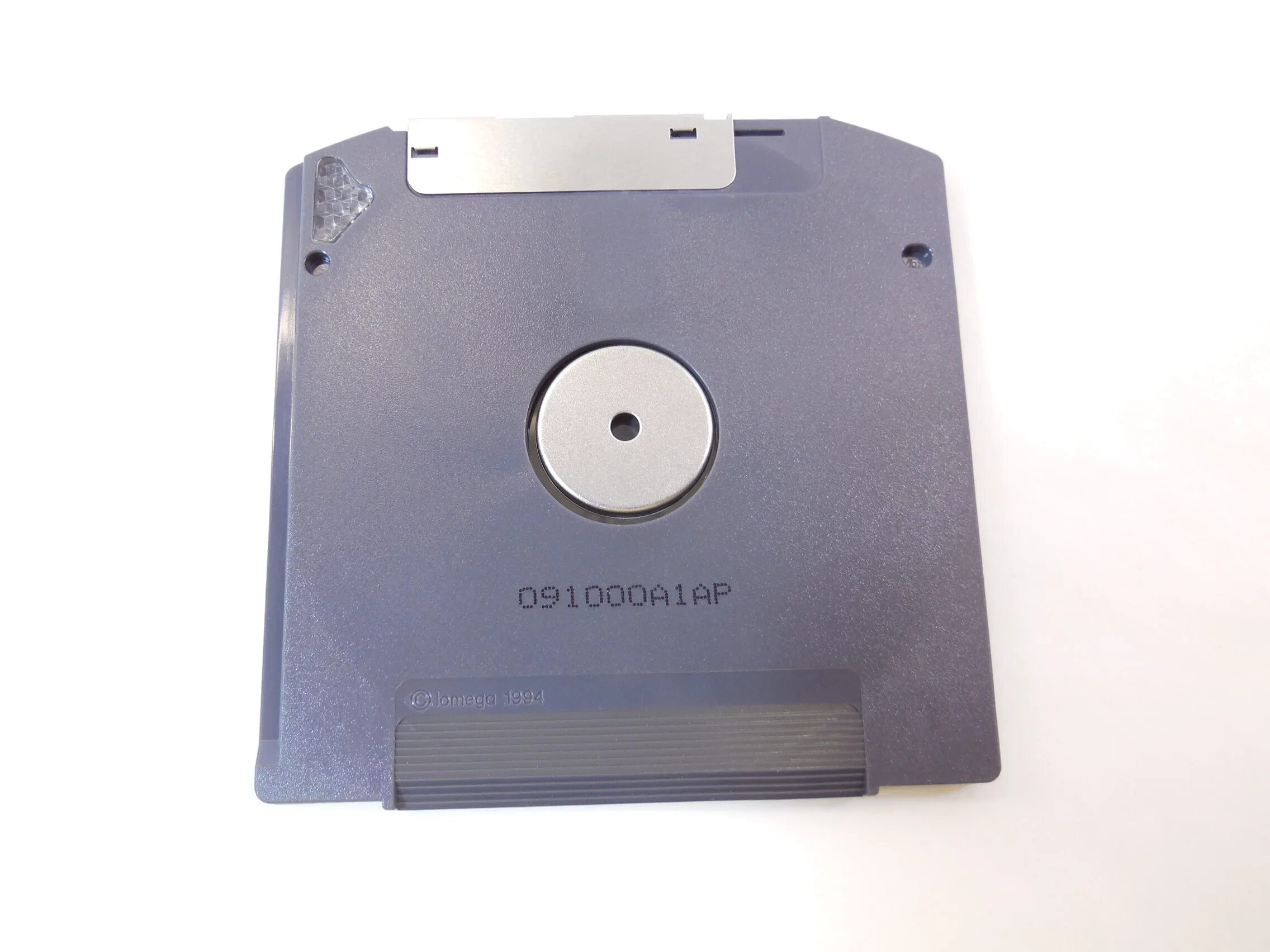 Zip дискета. Zip-диск (1995. Floppy disk 100mb. Закрытый диск zip disc. Диск cd-r 700mb 100 min.