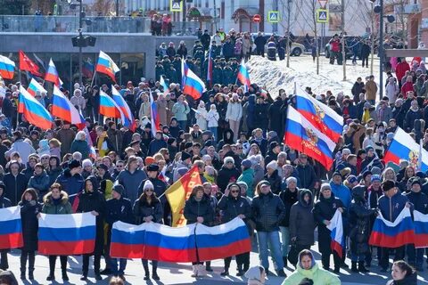 4000 человек