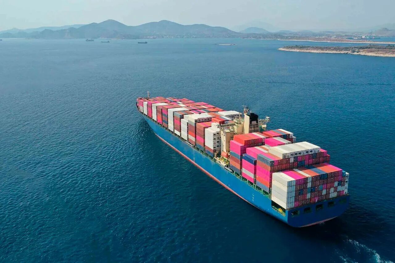 Контейнеровоз oocl. Грузовой корабль. Судно в порту. Produce ship. Produce ship.