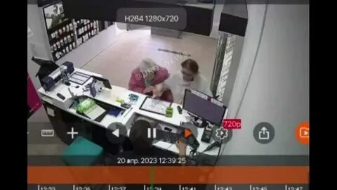 Бешеная бабка подралась с гордоном