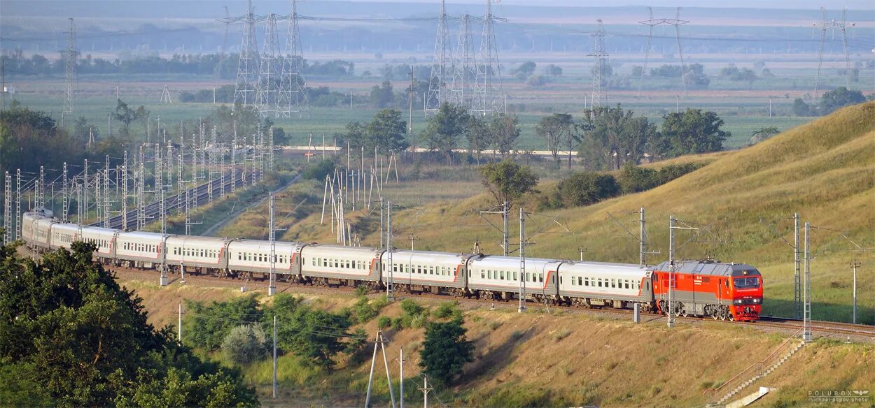 вагоны габарита риц аммендорф. 174м москва евпатория. жд москва евпатория. фотоэнциклопедия железнодорожного транспорта. таврия москва евпатория 174м.
