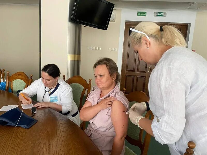 бахмут больница. фото медработника с днем медработника. хохрякова. глава мо ломинцевское щекинского района. зам прокурора староюрьевского района.