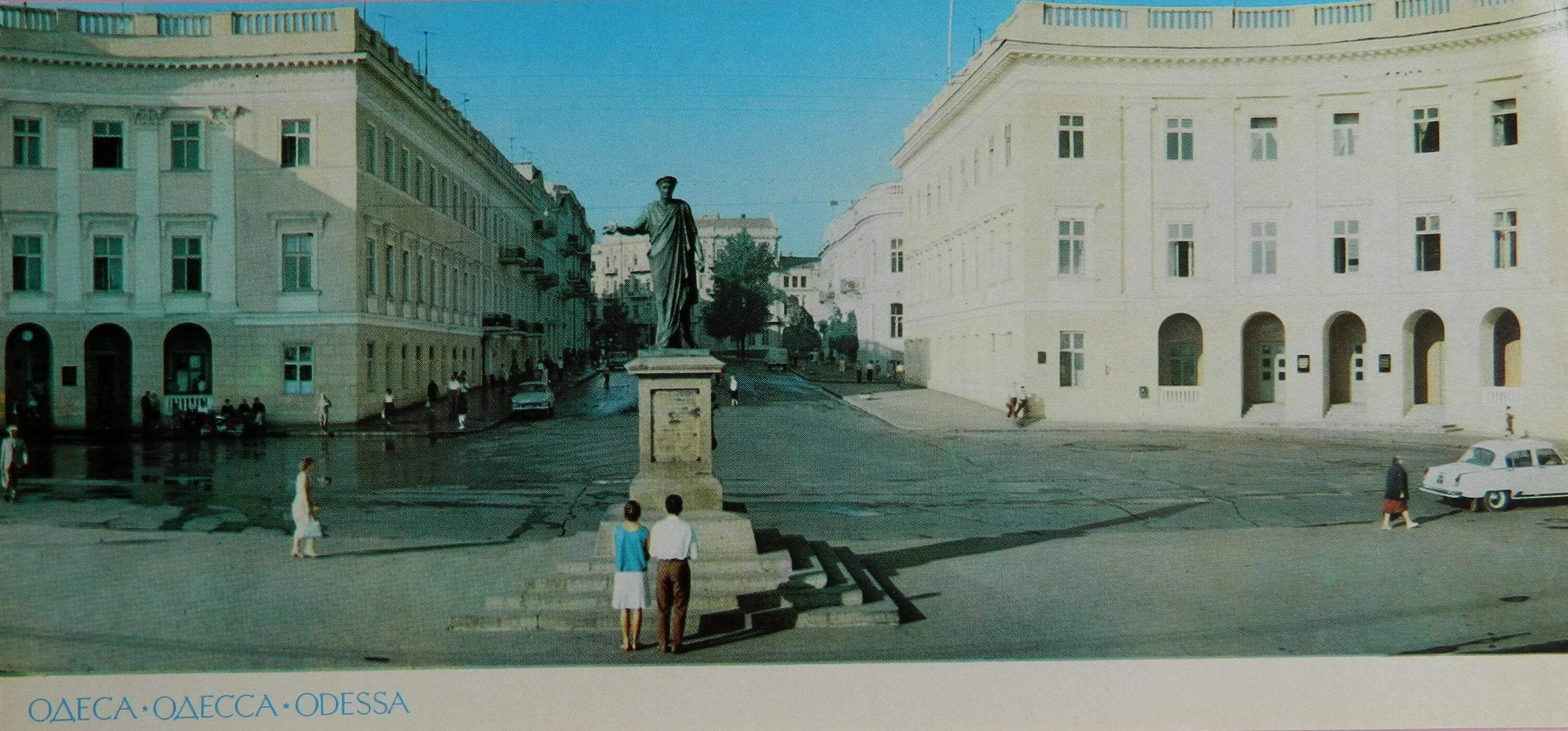 Одесская 19. Одесса Приморский бульвар Дюк. Одесса памятник Дюку де Ришелье. Приморский бульвар памятник Ришелье. Одесса памятник Дюку де Ришелье и лестница.